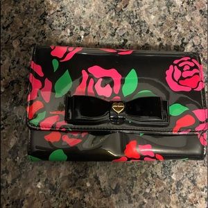 Betsey Johnson rose print purse ( like new, in great condition)